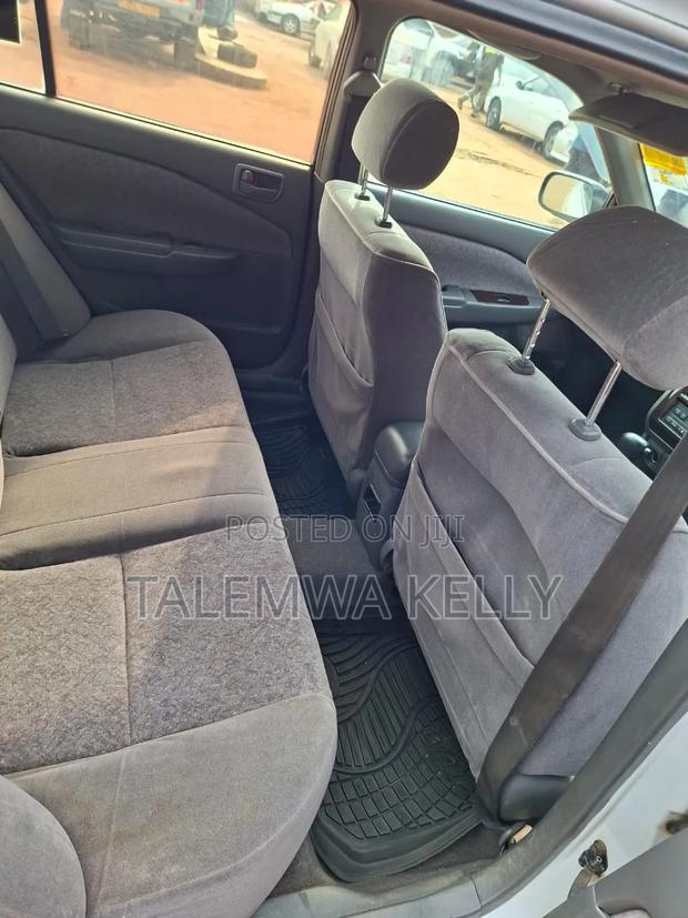 Toyota Corolla Fielder 2010 Silver