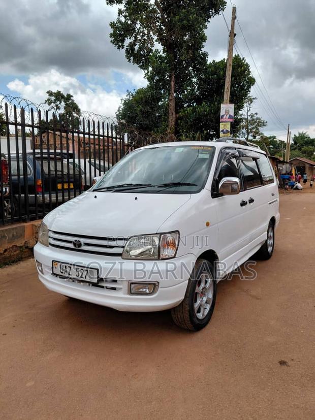Toyota LiteAce Noah 1997