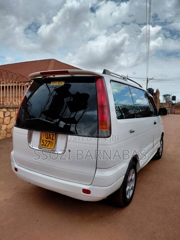Toyota LiteAce Noah 1997