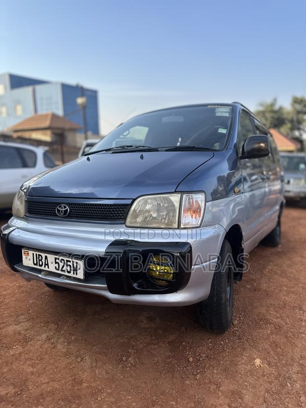 Toyota LiteAce Noah 1998 Silver