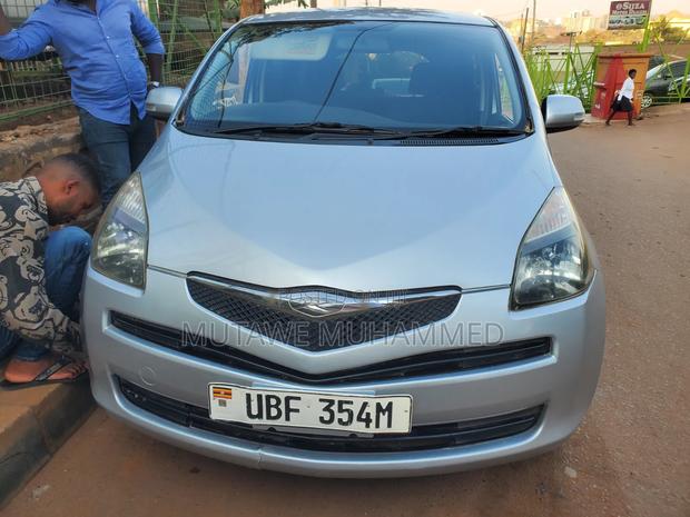 Toyota Ractis 2008 Silver