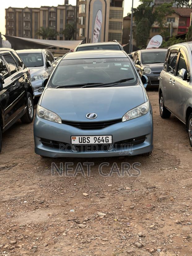 Toyota Wish 2011 Blue
