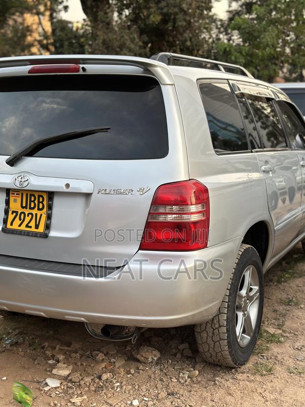 Toyota Kluger 2006 Silver