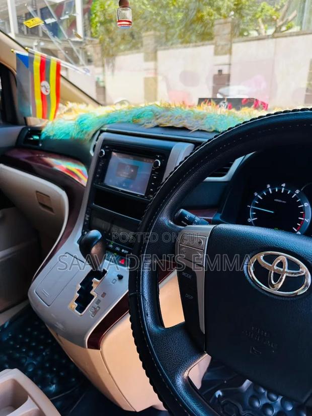Toyota Alphard 2009 White