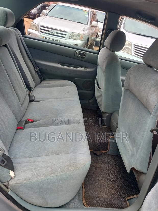 Toyota Vista 2002 Silver