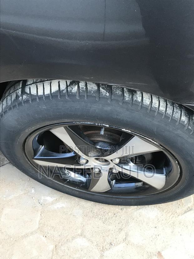 Toyota Noah 2009 Gray