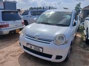 Toyota Sienta 2010 White for sale