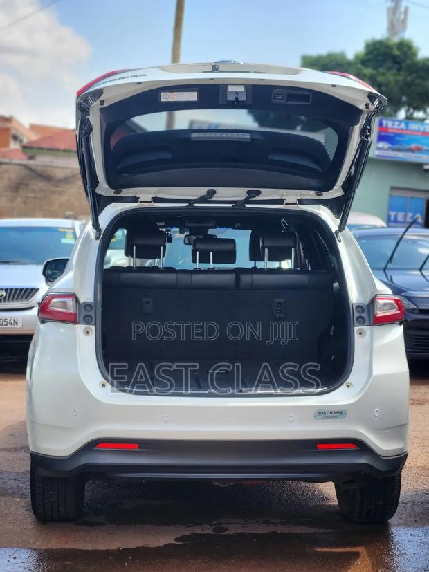 Toyota Harrier 2.0 2019 White