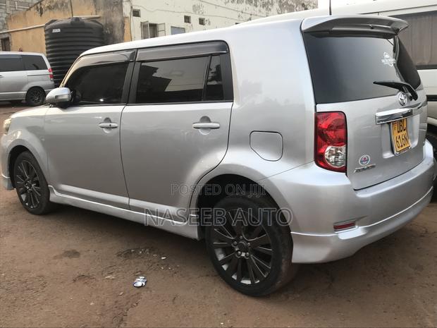 Toyota Corolla Rumion 2011 Silver