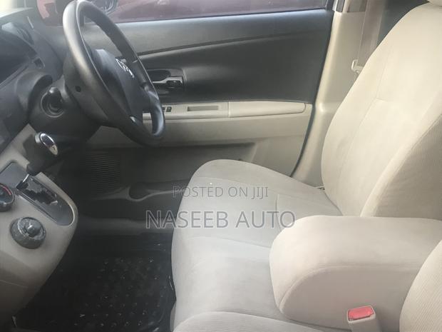 Toyota Passo Sette 2009 Silver