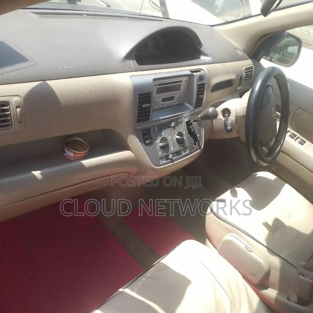 Toyota Raum 2007 Gold