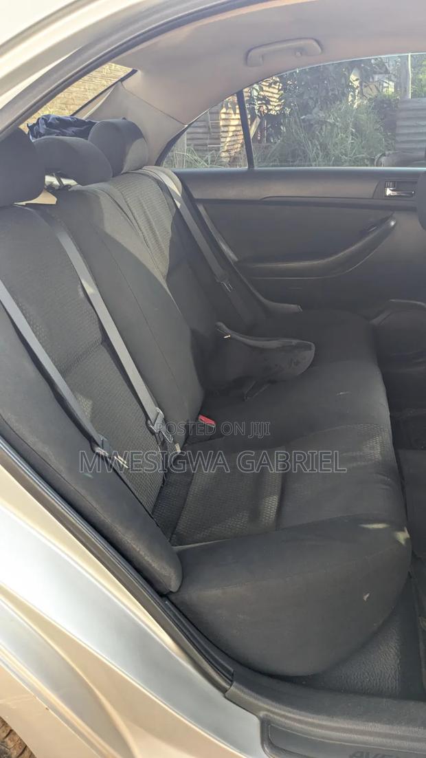 Toyota Avensis 2006 Ivory