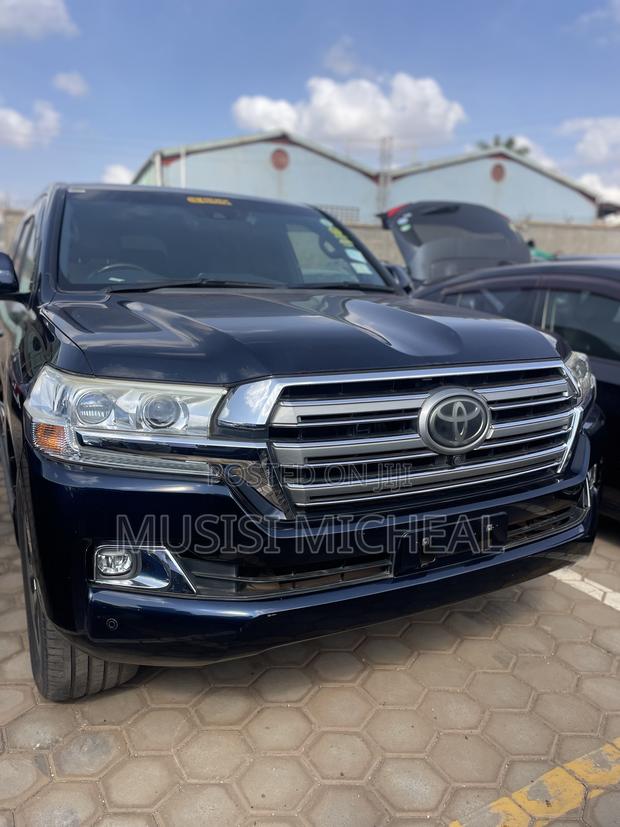 Toyota Land Cruiser 4.6 V8 ZX 2018 Blue