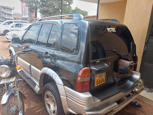 Suzuki Escudo 2005 Black