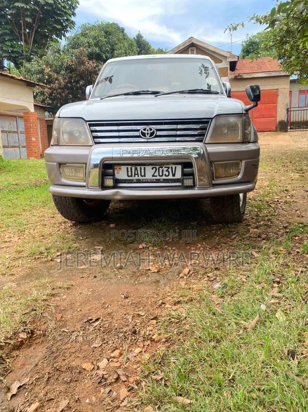 Toyota Land Cruiser Prado 2001 Pearl