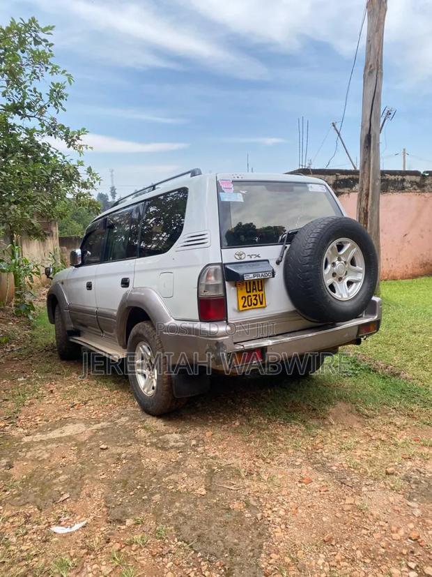 Toyota Land Cruiser Prado 2001 Pearl