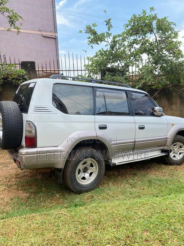 Toyota Land Cruiser Prado 2001 Pearl