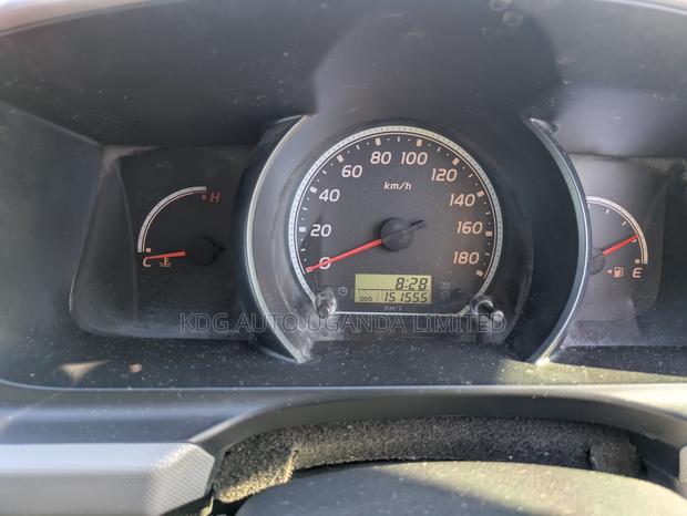Toyota HiAce 2011