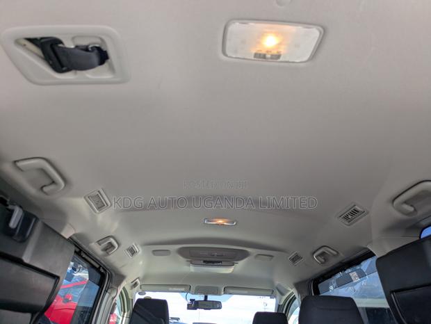 Toyota Noah 2.0 FWD (7 Seater) 2014 White