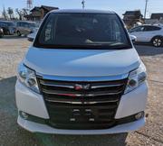 Toyota Noah 2.0 FWD (7 Seater) 2014 White for sale
