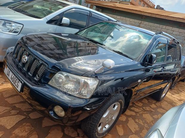 Toyota Kluger 2004 Black
