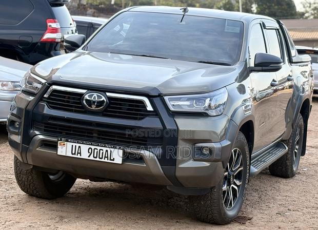 Toyota Hilux Revo Double Cab Deisel 2.8 AWD 2017 Green