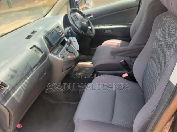 Toyota Wish 2009 Gray
