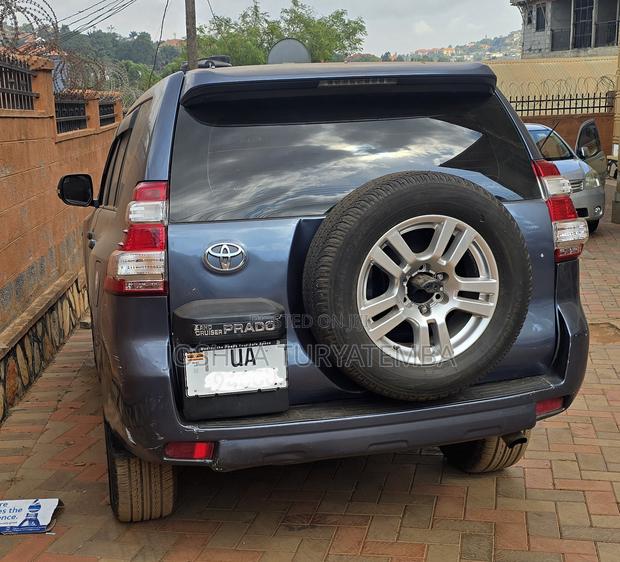 Toyota Land Cruiser Prado 3.0 D-4D 5dr 2009 Gray