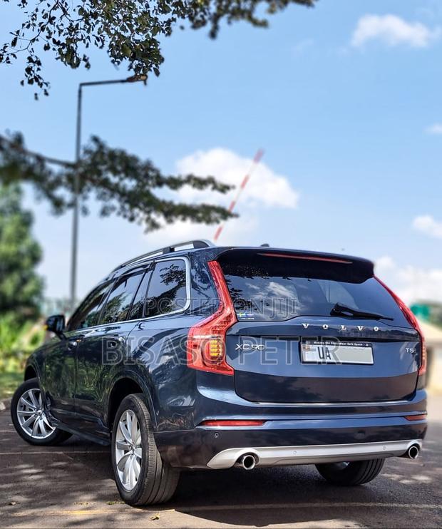 Volvo XC90 2018 Blue