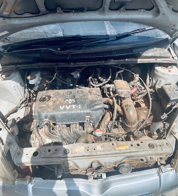 Toyota Vitz 1.3 FWD 5dr 2005 Silver
