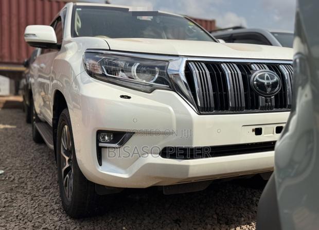 Toyota Land Cruiser Prado 2.8 2021 White