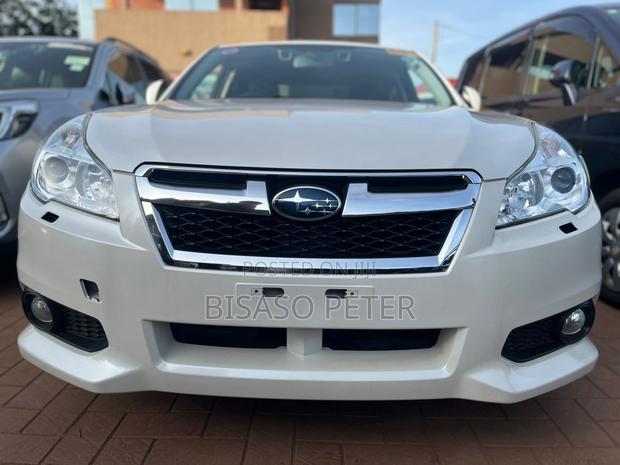 Subaru Legacy 2.5i Premium 2013 White