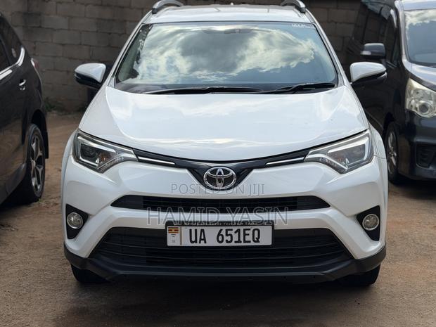 Toyota RAV4 2017 White