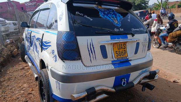 Toyota Nadia 2000 White