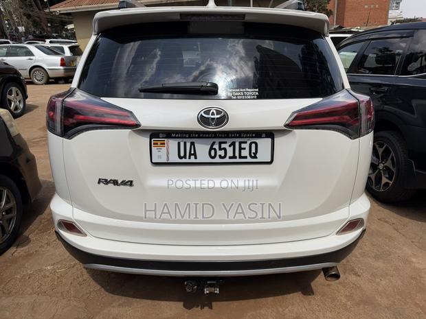 Toyota RAV4 2017 White