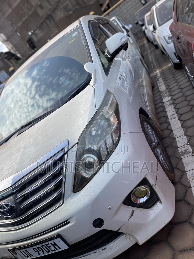 Toyota Alphard 2.4 Hybrid AWD 2015 White