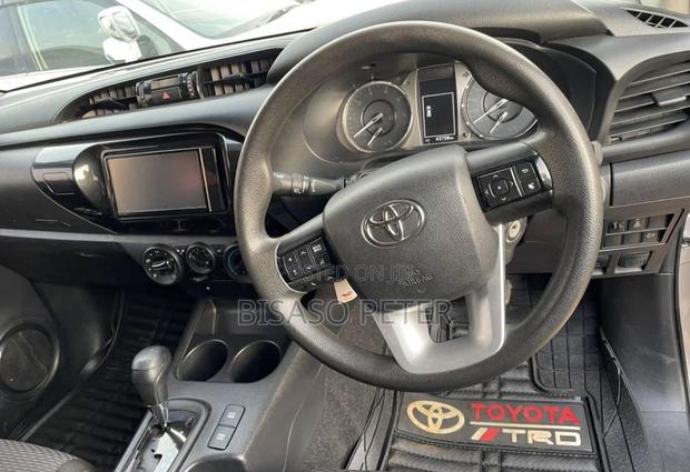 Toyota Hilux 2.8 Diesel 2020 Silver