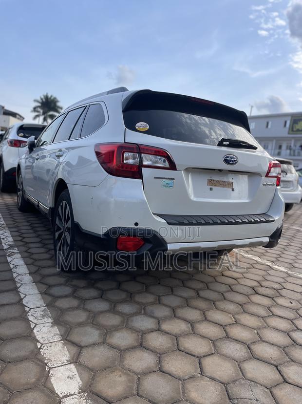 Subaru Outback 2.5i 4dr Wagon AWD (2.5L 4cyl CVT) 2015 White