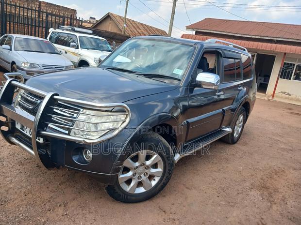 Mitsubishi Pajero 2008 Gray