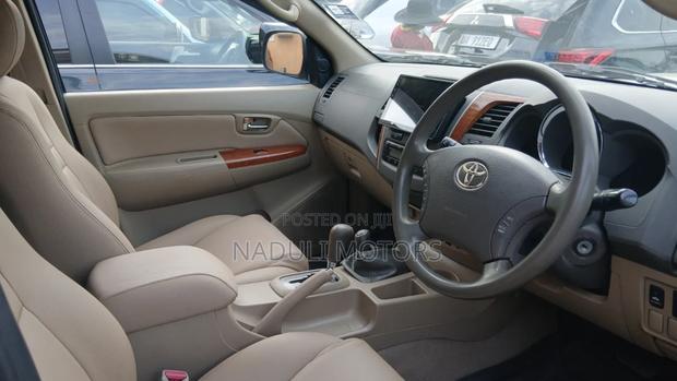 Toyota Fortuner 2011 Silver