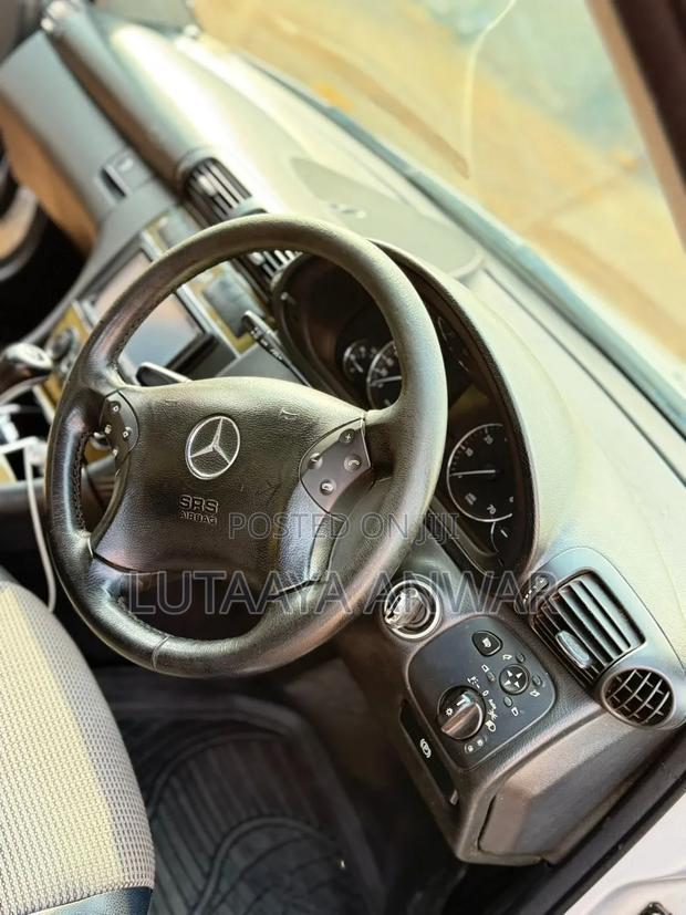 Mercedes-Benz C180 2006 Silver