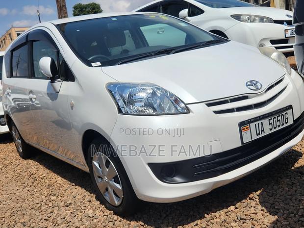 Toyota Passo Sette 2012 White