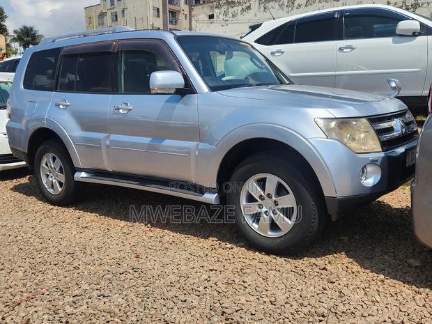 Mitsubishi Pajero 2010