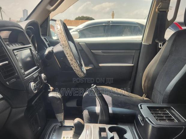 Mitsubishi Pajero 2010