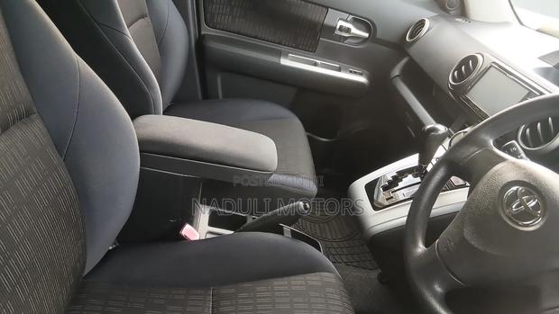 Toyota Corolla Rumion 2012 Red
