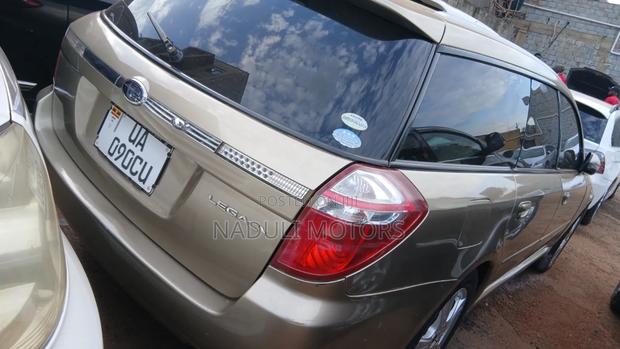 Subaru Legacy 2010 Gold