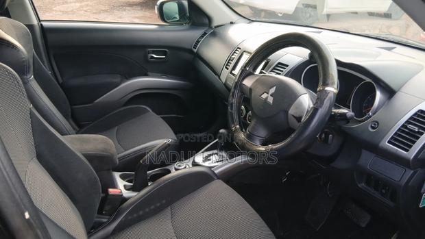 Mitsubishi Outlander 2012 Black