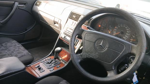 Mercedes-Benz C200 2004 Silver