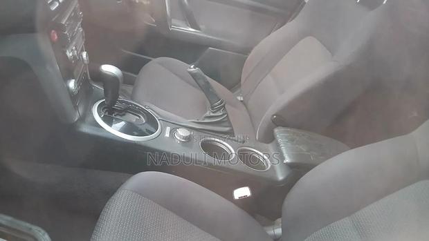 Subaru Legacy 2010 Gold