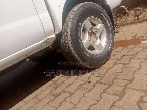 Nissan Hardbody 2014 White